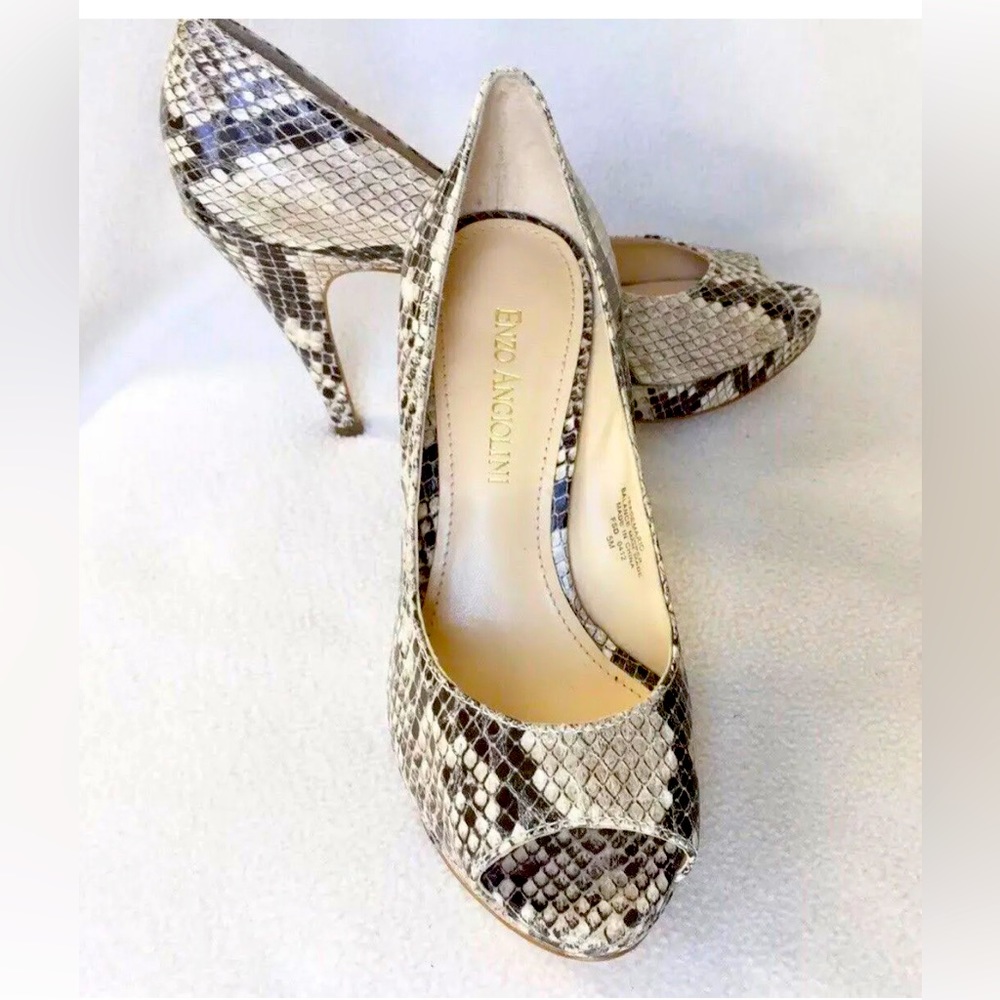Enzo Angiolini Snake Pumps